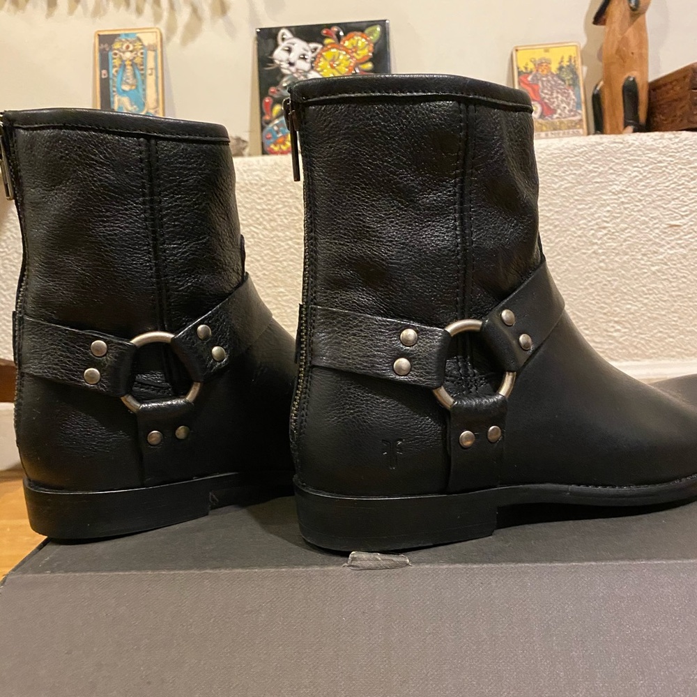 Frye Phillip Harness Short